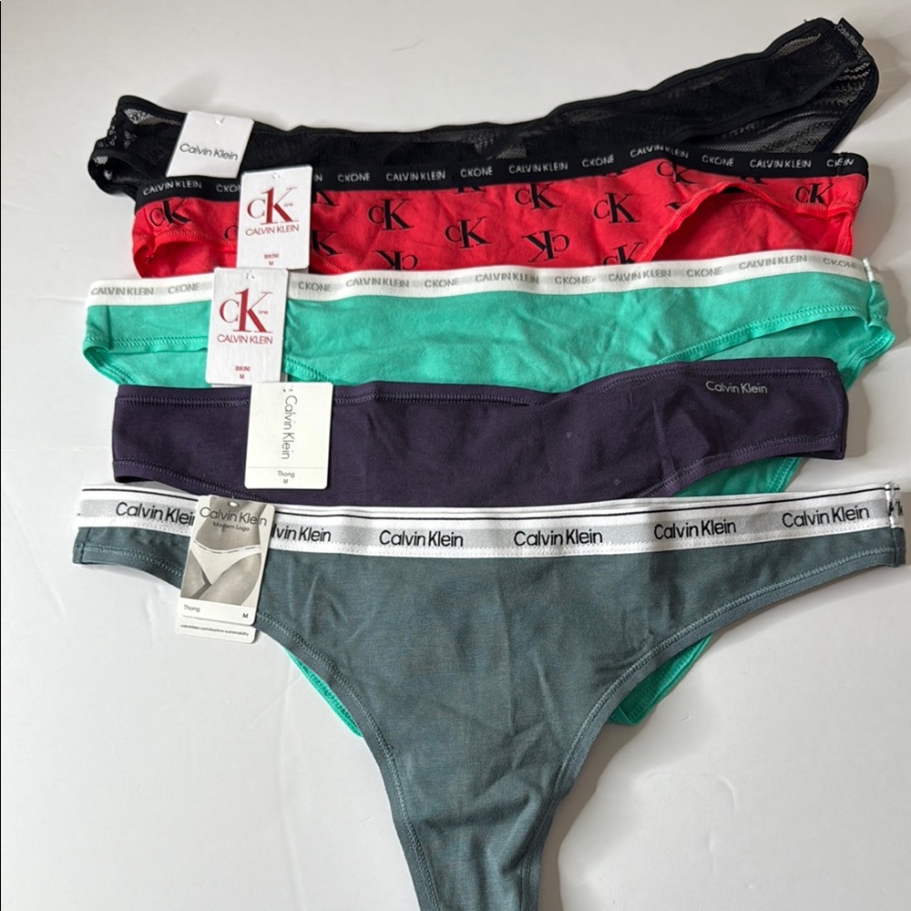 Calvin Klein Assortment of Panties 5 Pairs - Size Medium / 6